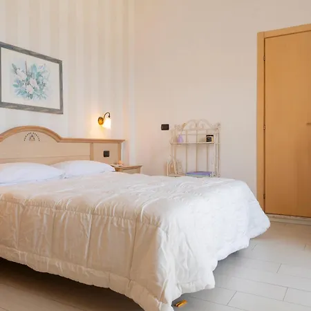 Hotel Mondial Bellaria-Igea Marina Exterior photo