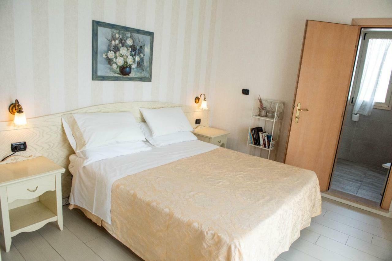 Mondial Hotel 3*